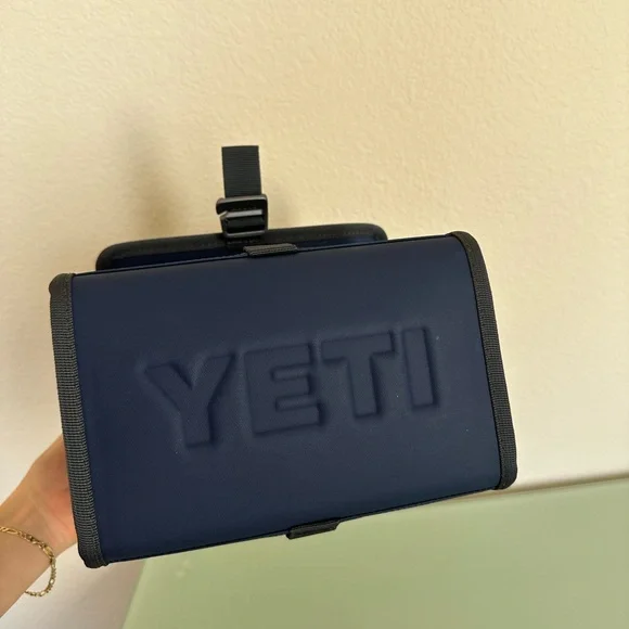 New Yeti Daytrip Lunch Bag - Picture 7 of 8